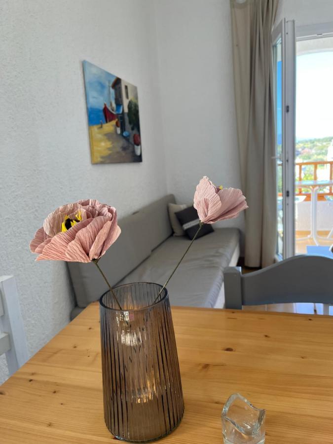 Pella In Istron Apartment Exterior photo